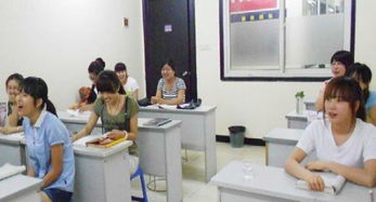 海口平面设计与计算机广告技术培训指南——教育联展网助力职业起航